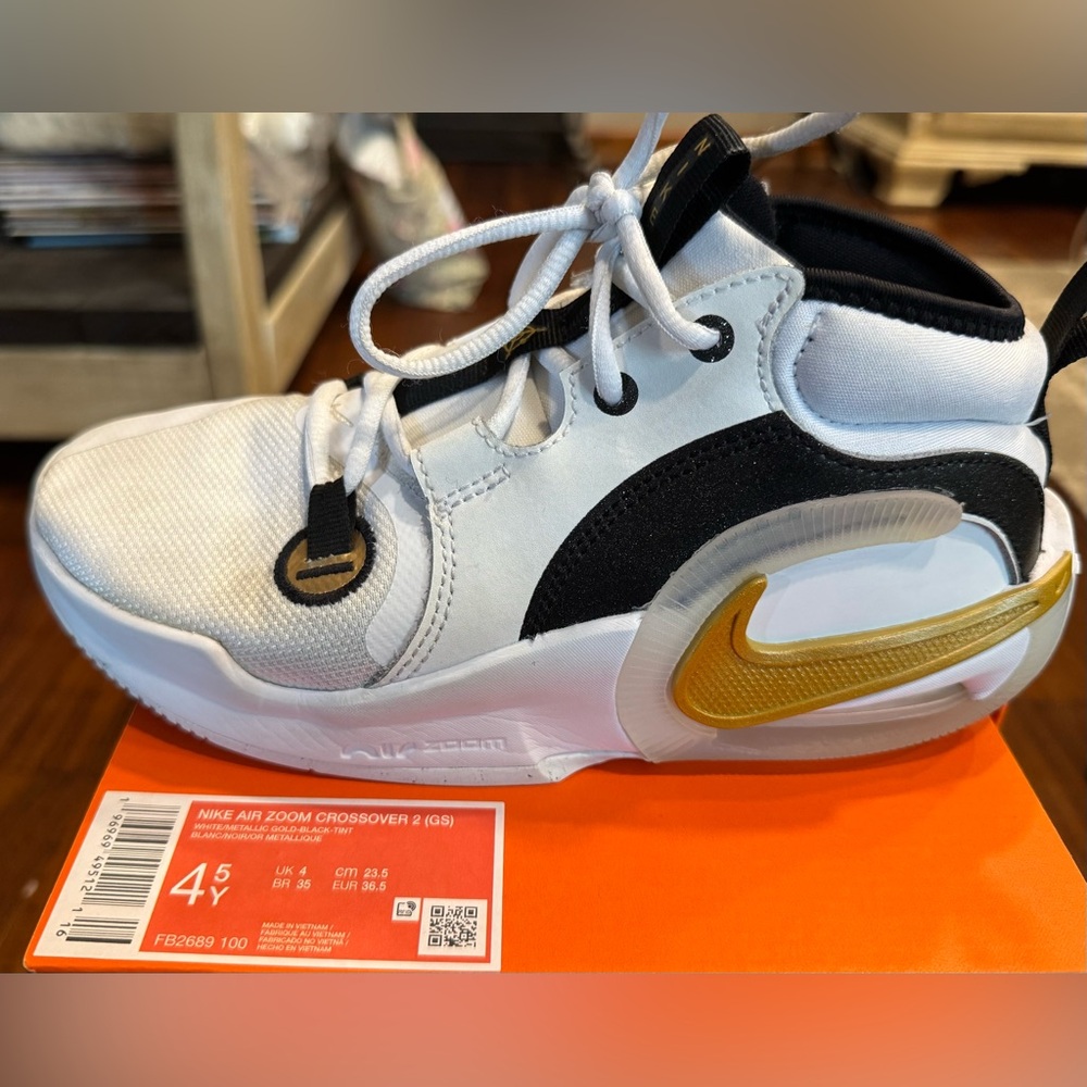 Nike Kids' White, Black, and Gold Zoom Crossover 2 sneakers